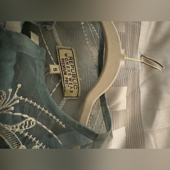 Suffuse outfit size small - Picture 2 of 5